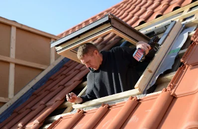 Pose de fenêtres de toit Velux à Courchelettes